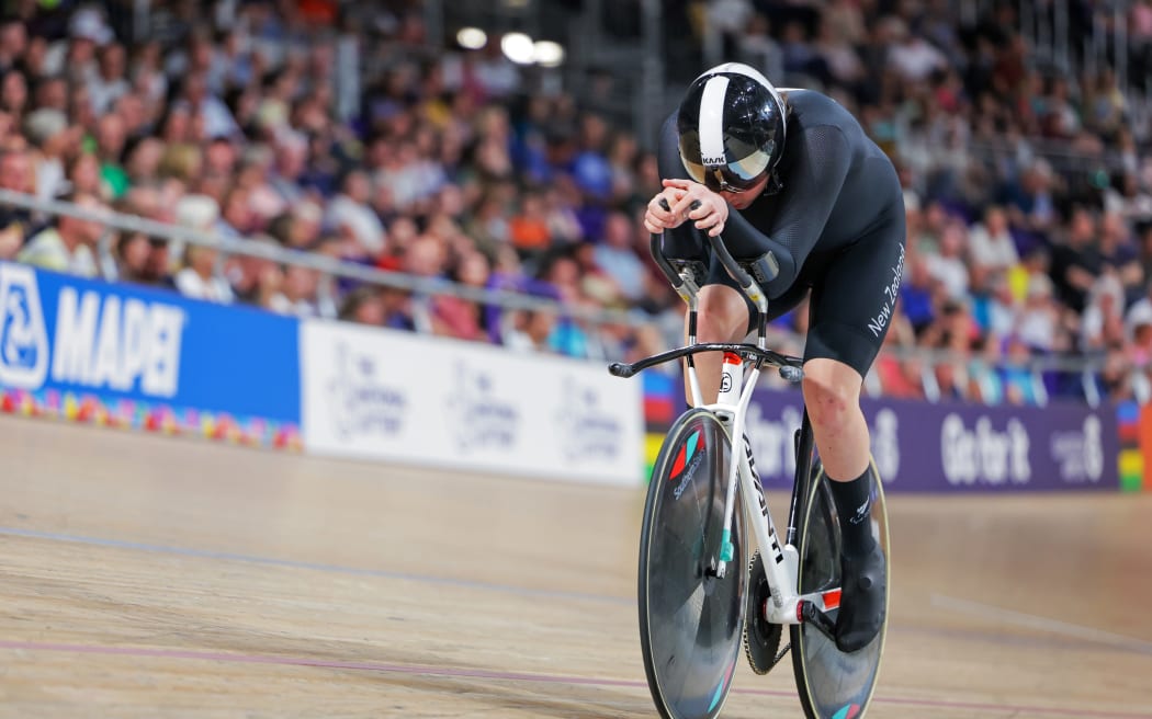 New Zealand para cyclist Devon Briggs at the 2023 World Track Championships.