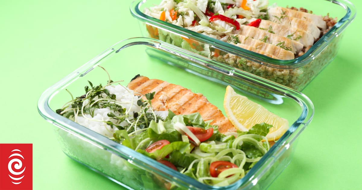 Are glass food containers better than plastic?