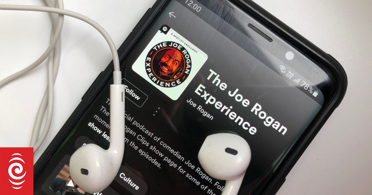 joe rogan chew tobacco The Dangers of The Industry Gaffigan is so tough :