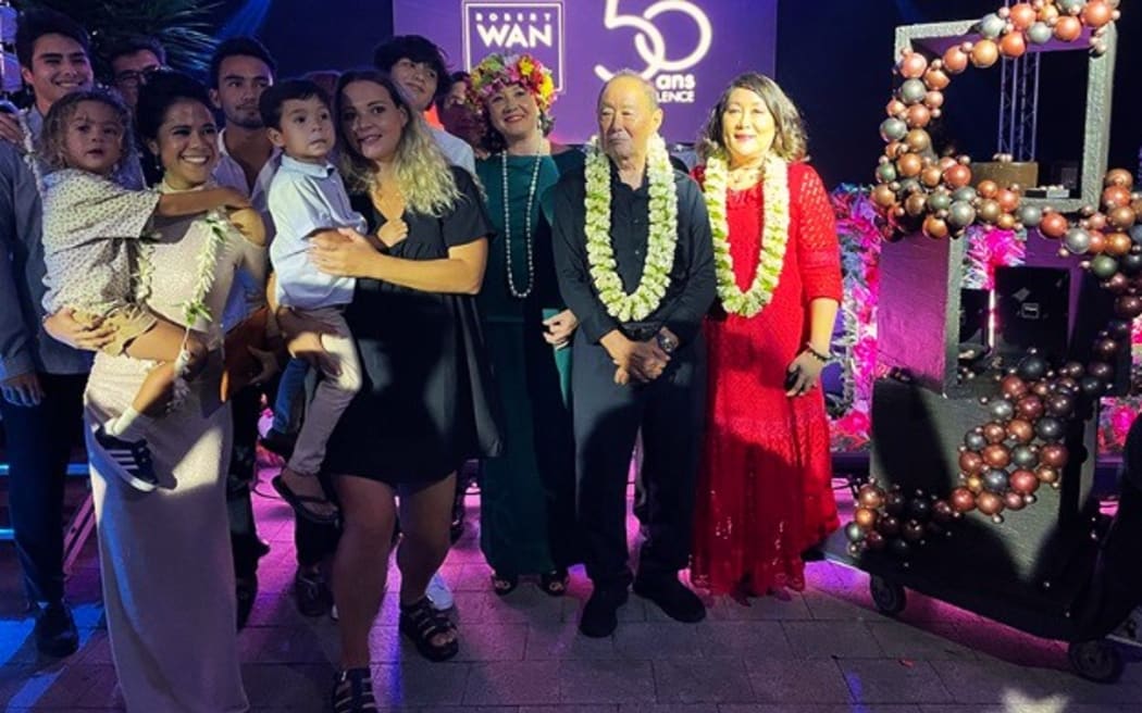 French Polynesia’s pearl emperor Robert Wan celebrates 50 years of success with his family (PICTURE Radio 1)