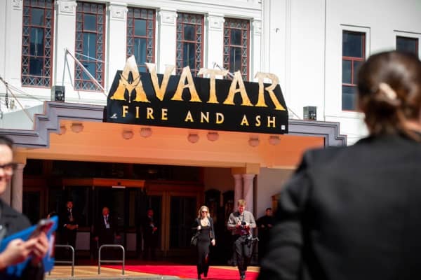 Anticipation is building ahead of the third instalment of director James Cameron's alien epic, Avatar, with a crowd expected to attend Saturday's star-studded red carpet event.