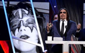 NEW YORK, NY - APRIL 10: Inductee Ace Frehley of KISS speaks onstage at the 29th Annual Rock And Roll Hall Of Fame Induction Ceremony at Barclays Center of Brooklyn on April 10, 2014 in New York City.   Larry Busacca/Getty Images/AFP (Photo by Larry Busacca / GETTY IMAGES NORTH AMERICA / Getty Images via AFP)