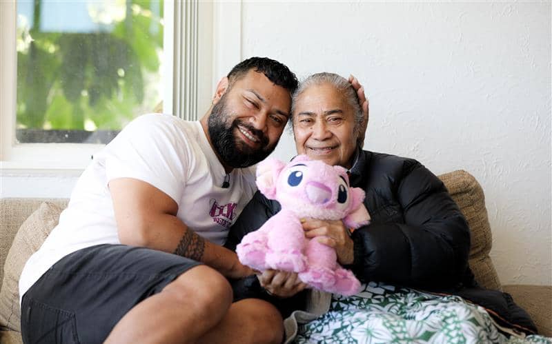 'Love letter to Mum' shares dementia journey | RNZ