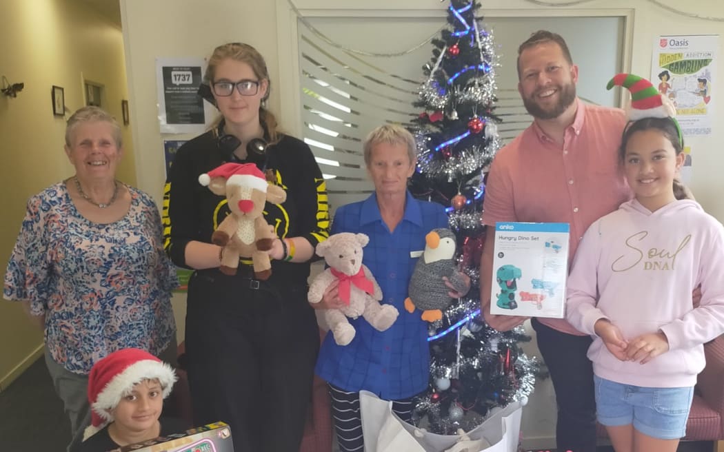 Ray White Pegasus and The Oaks Rangiora Montessori Preschool popped into Kaiapoi Community Support before Christmas to drop off donated gifts from their Christmas Giving Trees.