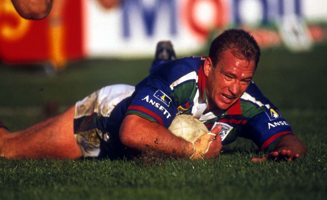 Dean Bell playing for the Warriors 1995.