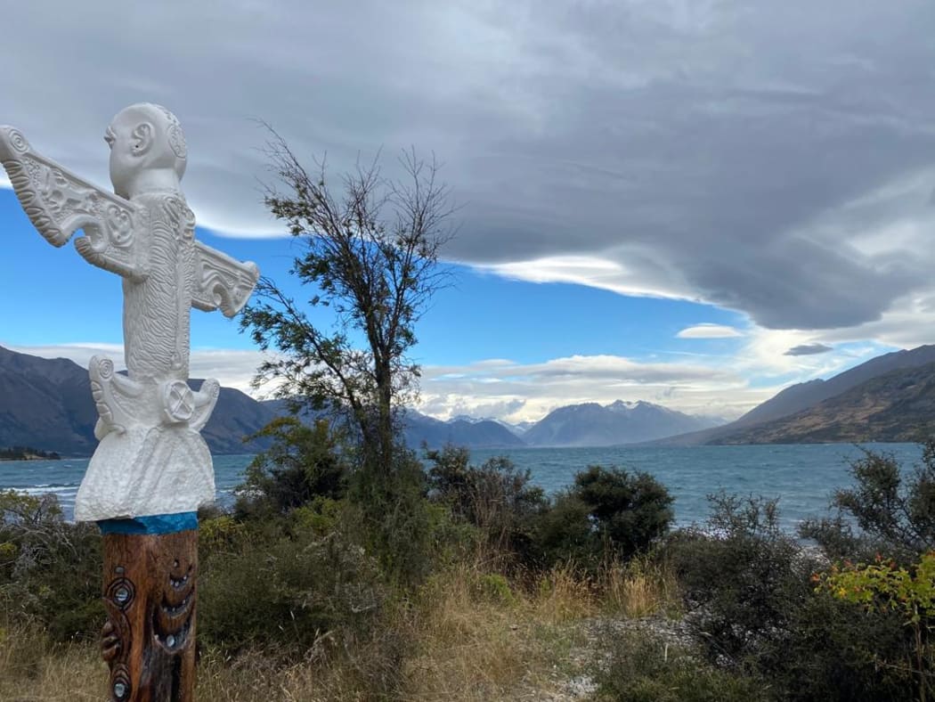 Te Maiharoa pou at Lake Ohauiti