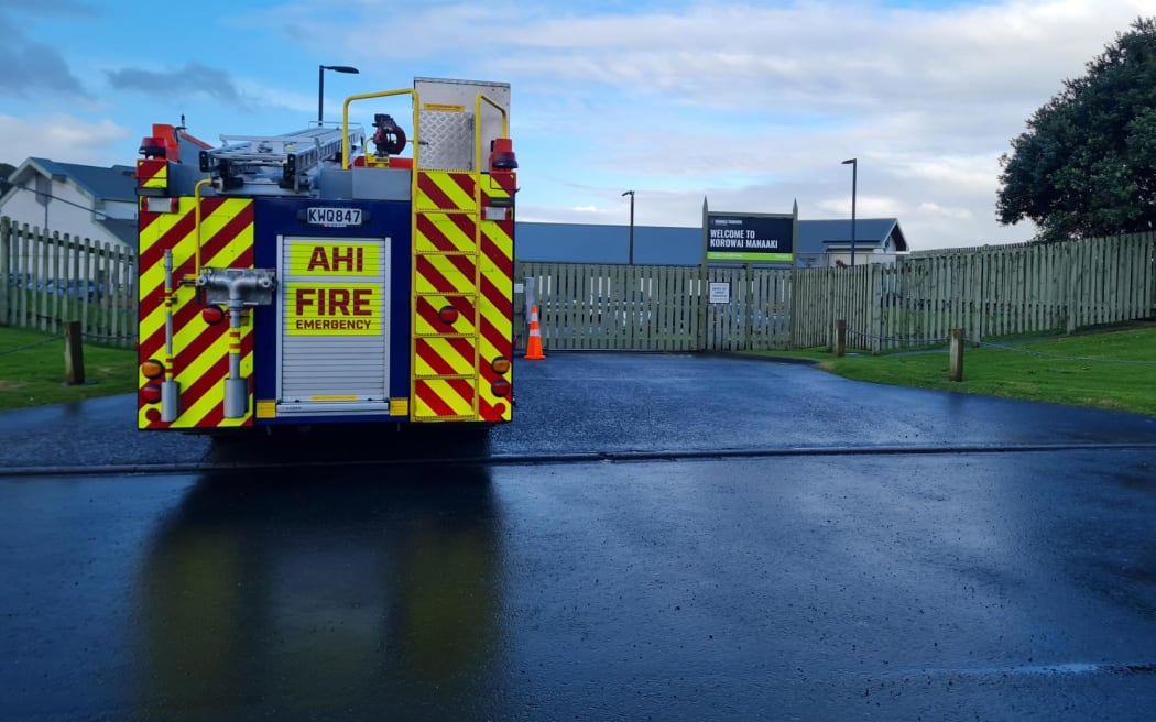Police and Fire and Emergency remain at Korowai Manaaki Youth Justice Residence in Auckland's Wiri after a group of young people took part in a standoff on Saturday. Five people remained on the roof or in its cavity as of Sunday morning.