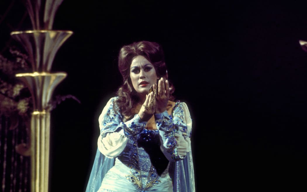 UNITED STATES - JANUARY 01:  SAN FRANCISCO OPERA HOUSE  Photo of Kiri Te KANAWA and THE MAGIC FLUTE, Kiri Te Kanawa as Pamina  (Photo by Ron Scherl/Redferns)