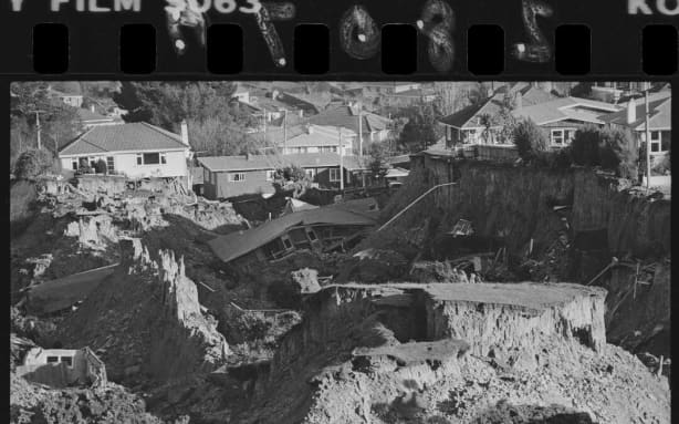 Landslide at Abbotsford, Dunedin, showing wrecked houses