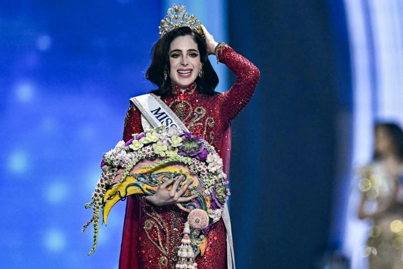 Miss Mexico Fatima Bosch celebrates winning the 2025 Miss Universe pageant in Nonthaburi, north of Bangkok, on November 21, 2025.
