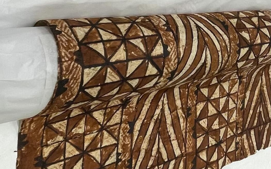 Tongan crafts