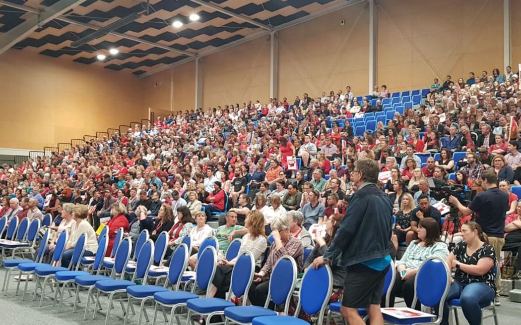 Secondary teachers meet to discuss strike action