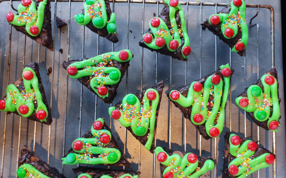Good Bitches Baking: Christmas tree brownies