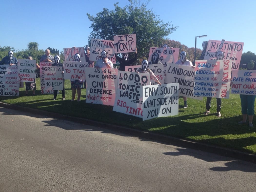 Southland locals protest about the toxic aluminium dross stored around Invercargill and Mataura