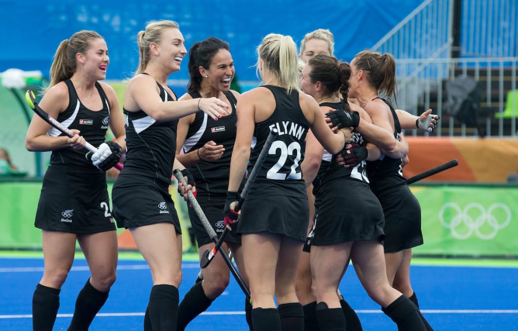 Black Sticks women