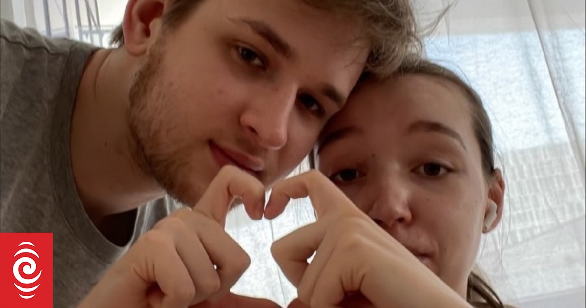 Ukrainian migrant worried about friends in Kyiv under Russian attack