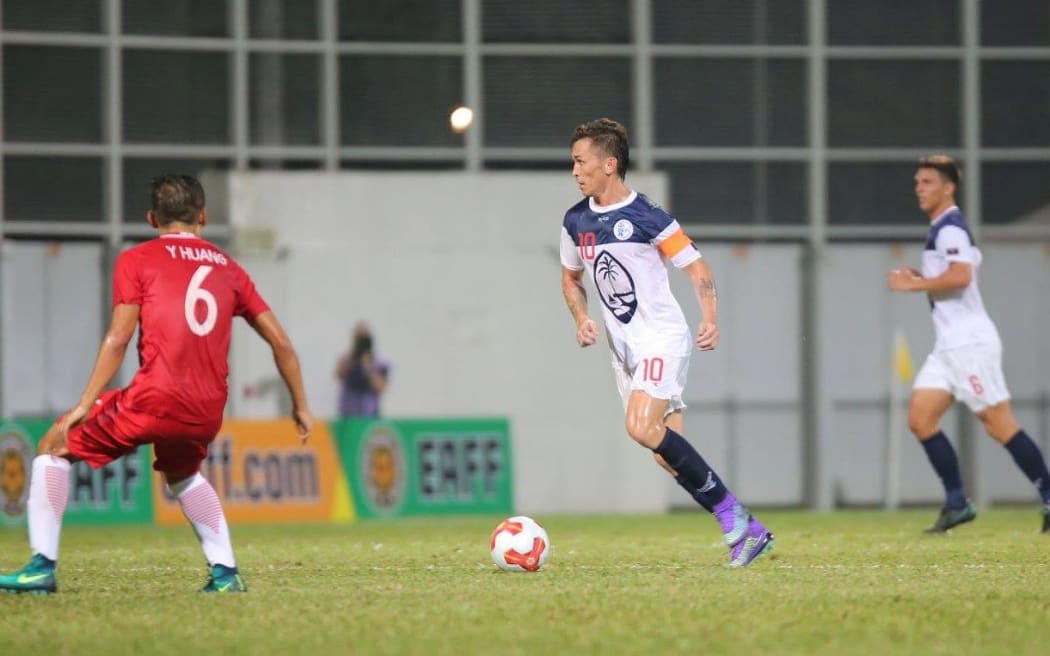 Matao captain Jason Cunliffe looks for an opening against Hong Kong.