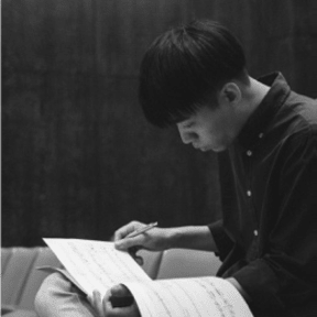 publicity shot of Taiwanese composer Tsu-Yao Yang