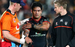 Warriors hooker Issac Luke is treated for an injured shoulder.