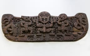 The  pare  from  the  Bellingshausen-Lazarevcollection,  1820,  at  the Russian Museum of Ethnography.