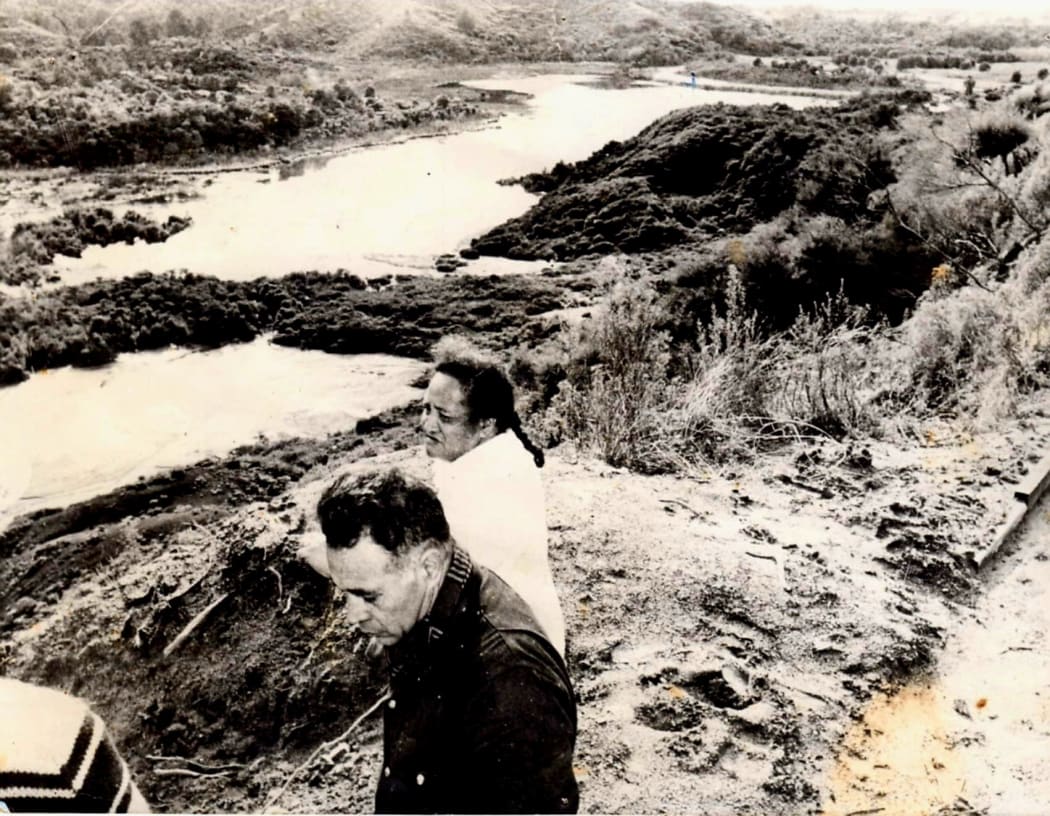 Hakipeata and Hohipera Fox and Arapeta at Roto Iti Paku.