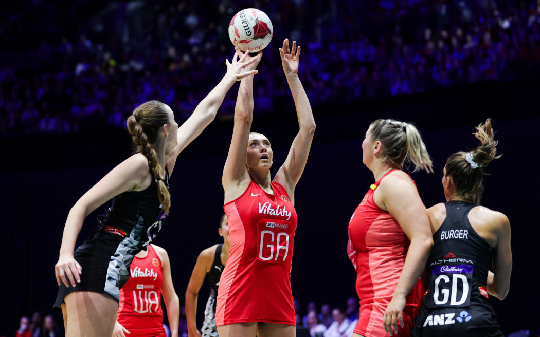 England’s Helen Housby shoots during England Roses v New Zealand Silver Ferns, Vitality Netball Nations Cup match at First Direct Arena, Leeds, England on Saturday 27 January 2024. Photo credit: Alex Whitehead / www.photosport.nz