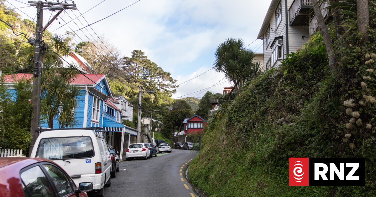 Residents furious at month of Wellington Water's noisy overnight works