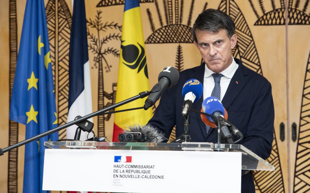 French Overseas Territories Minister Manuel Valls meets the press at the Haut-commissariat in Noumea to announce that no agreement has been reached between pro-independence and non-independence parties on the institutional future of New Caledonia at the end of “conclave” discussions held at the Sheraton in Deva.
New Caledonia, Noumea, May 8, 2025. Photography by Delphine Mayeur / Hans Lucas.
Le Ministre des Outre-mer Manuel Valls reunit la presse au Haut-commissariat a Noumea pour annoncer qu’aucun accord entre independantistes et non-independantistes sur l’avenir institutionnel de la Nouvelle-Caledonie n’a ete trouve a l’issue des discussions en “conclave“ qui se sont tenues au Sheraton de Deva.
Nouvelle-Caledonie, Noumea, 8 mai 2025. Photographie par Delphine Mayeur / Hans Lucas. (Photo by Delphine Mayeur / Hans Lucas / Hans Lucas via AFP)