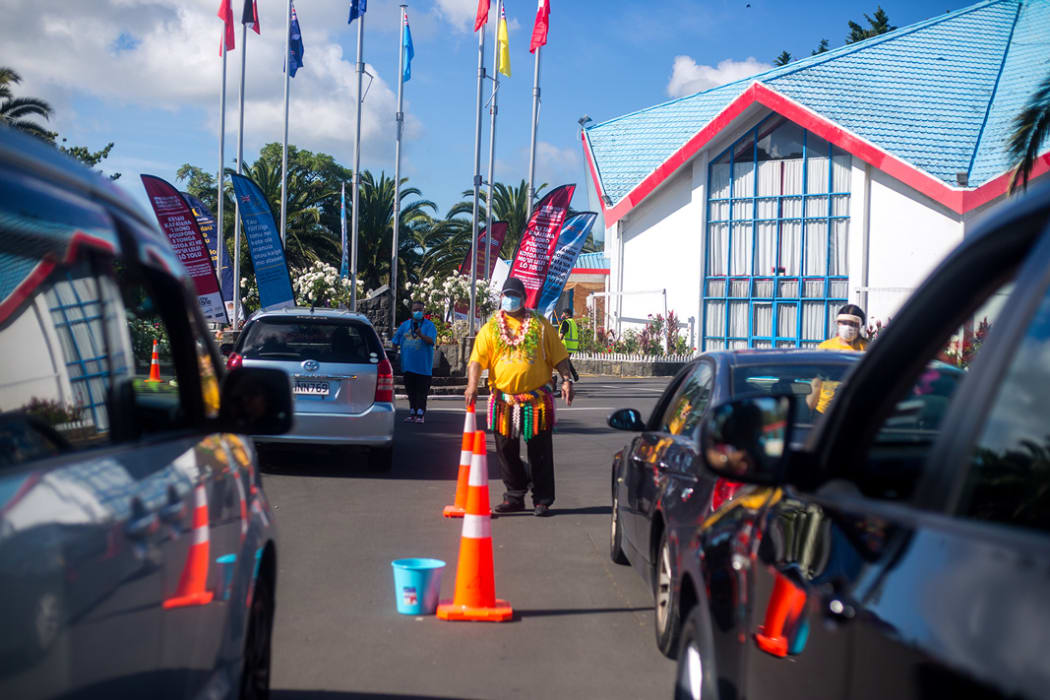Cars queue up at the vaccination event at the Tokaikolo ‘Ia Kalaisi church in Māngere Bridge.