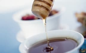 honey and container