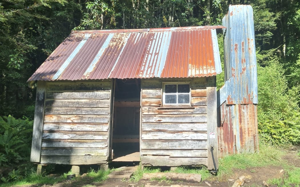 A view of the four-bunk hut prior to its refurbishment. Timber was donated by local Tūātapere sawmill Lindsay and Dixon for the job.