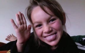 Missing 6-year-old Que Langdon. Her mother believes she has been taken by her father, Alan Langdon, to avoid custody action - has hired a Child Recovery Services contractor to find them.