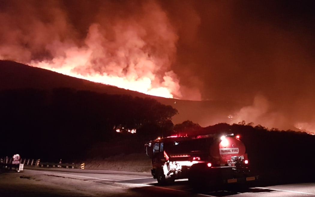 Fire around Diamond Lake