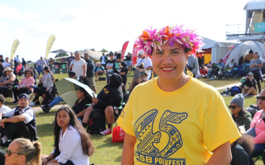 Niue Stage co-host Lynn Pavihi