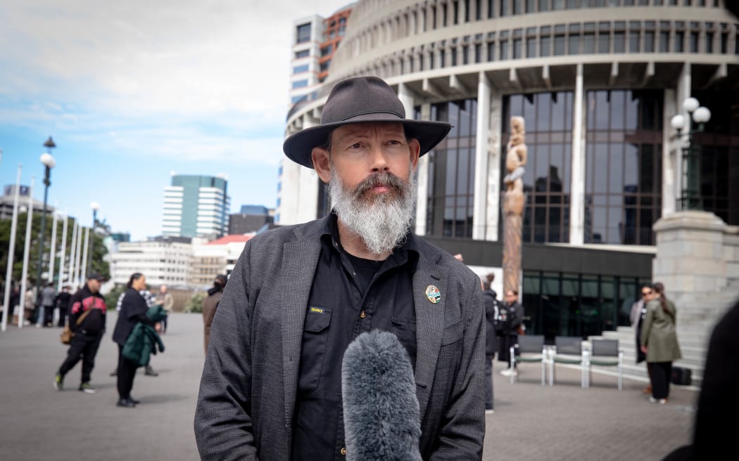Rueben Taipari deliver sign petitions to parliament