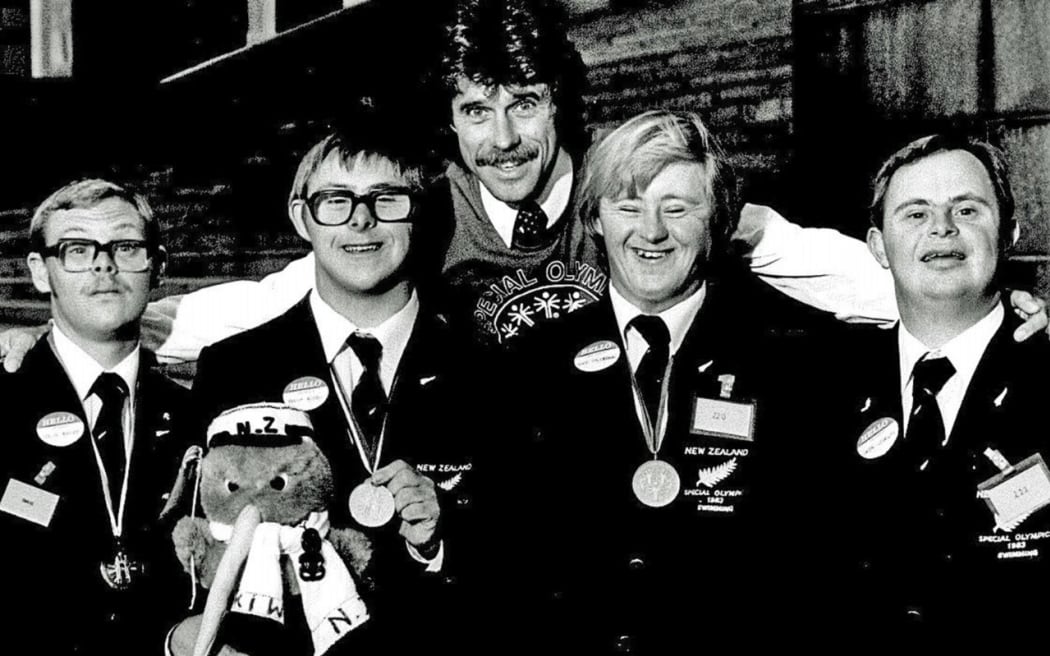 Colin Bailey, Brent Busby, Peter Spijkerman and Gordon Llewellyn with Rod Dixon at the 1983 Summer Special Olympics in America.