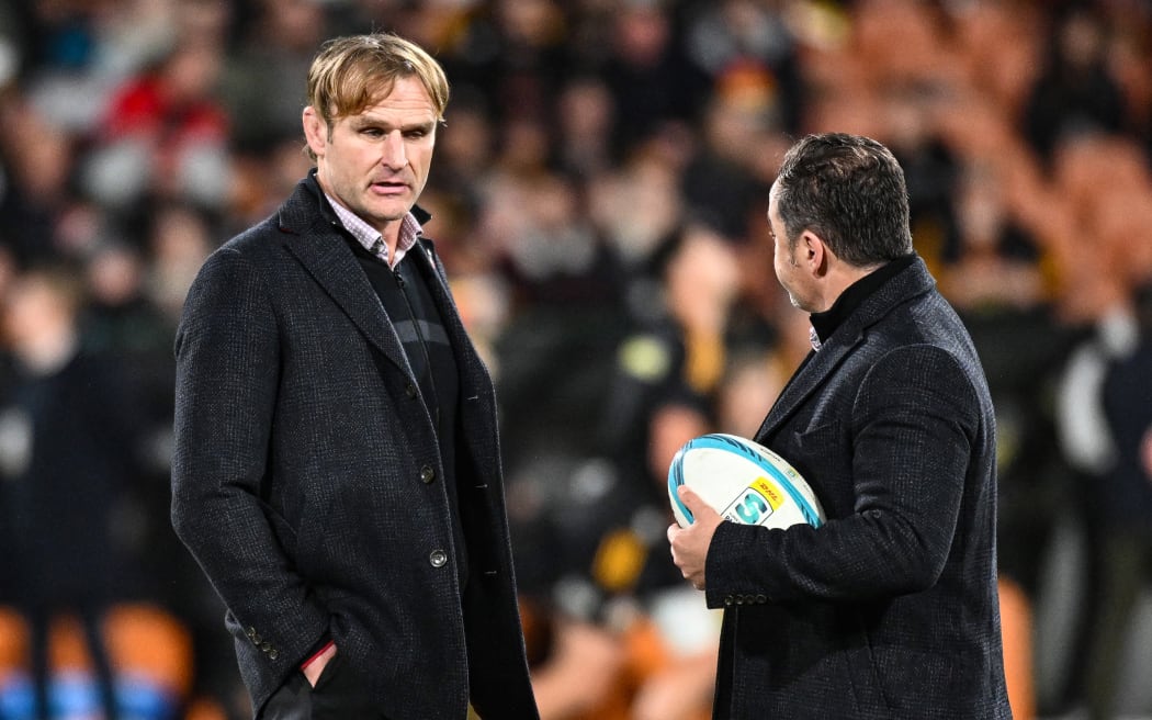 Crusaders head coach Scott Robertson with Scott Hansen. Chiefs v Crusaders, Super Rugby Pacific Final at FMG Stadium, Hamilton, New Zealand on Saturday 24 June 2023. Mandatory credit: Andrew Cornaga / www.photosport.nz