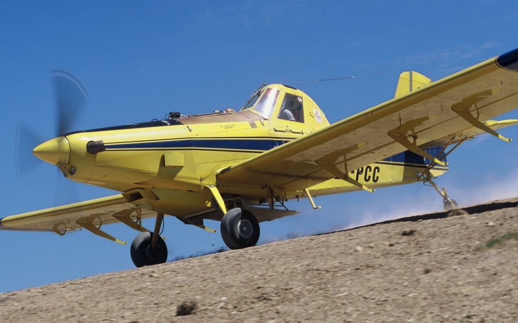 John Bargh flies a specialist agricultural aircraft built by Texas-based Air Tractor. It can carry 1.5 tonnes and cruises at 250 km/h