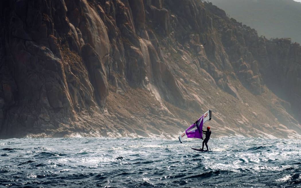 Fifty-five-year-old Melbourne man Andrew Englisch set a windfoiling record.