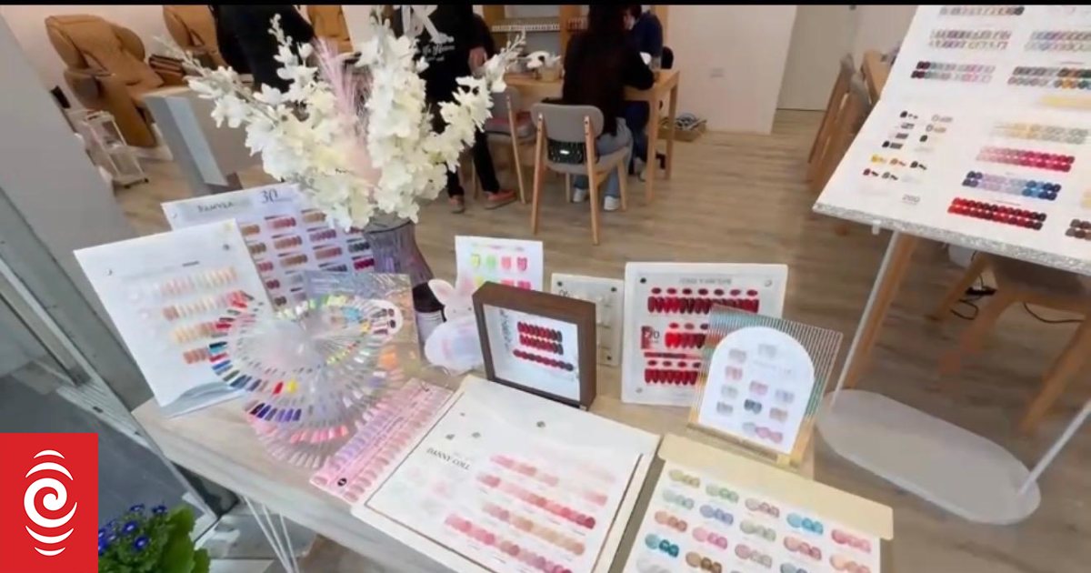 Business owner claims he lost money after Facebook and Instagram accounts banned