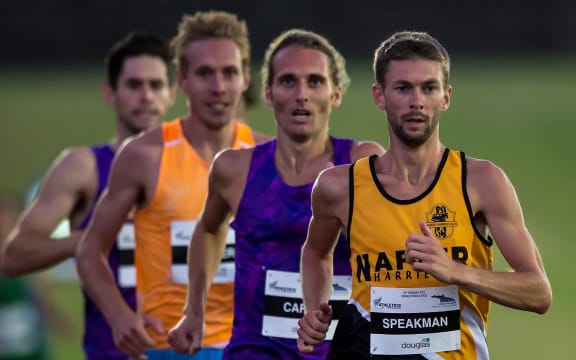 Eric Speakman leads over 1500m