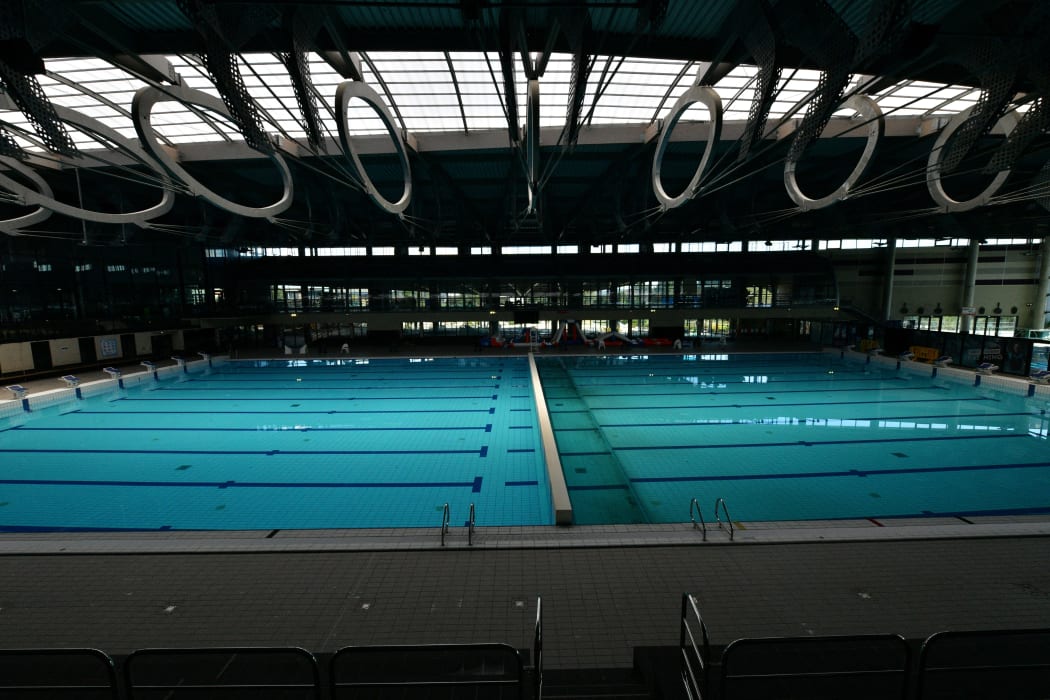 This photograph taken in Limoges on September 6, 2022 shows the pool of the Aquapolis water park, which is temporarily closed due to high energy prices. (Photo by PASCAL LACHENAUD / AFP)