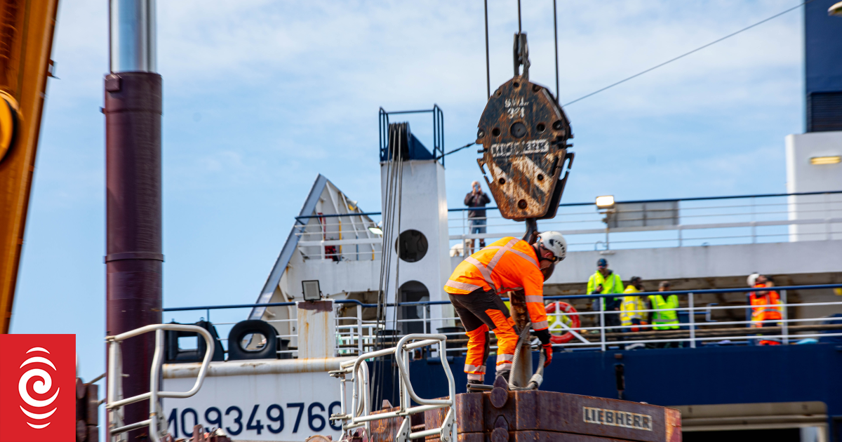 200 passengers stranded on Bluebridge ferry overnight