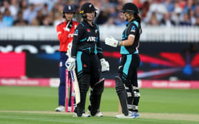 Brooke Halliday and Amelia Melie Kerr of New Zealand
New Zealand White Ferns v England women, 5th T20 International at the Lord’s Cricket Ground, London, England on Wednesday 17 July 2024.
New Zealand Women tour of England 2024.
Photo credit: Matthew Impey / www.photosport.nz