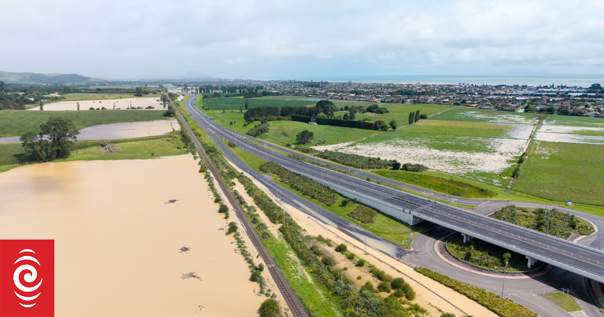 Pāpāmoa resident living in fear after fatal slip on Welcome Bay Road