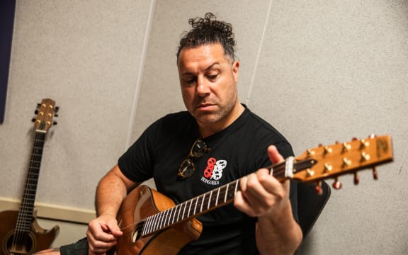 Nui Stretch and his guitars