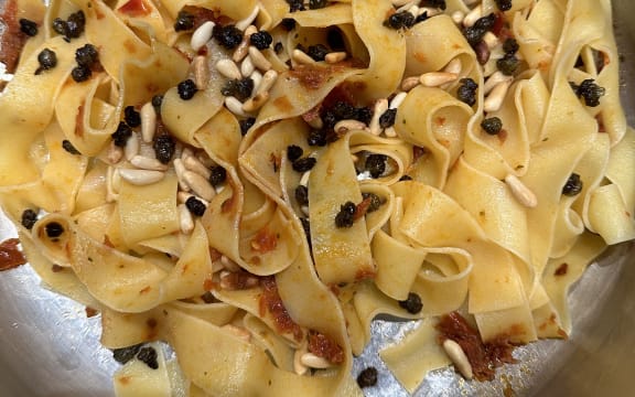 Pappardelle with pronto rosso paste