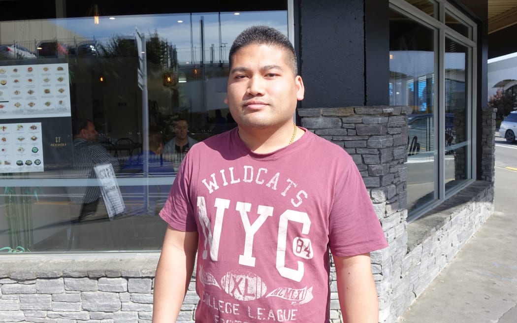 Restaurant owner Sam Phan said he wanted his own device to deter young people.
