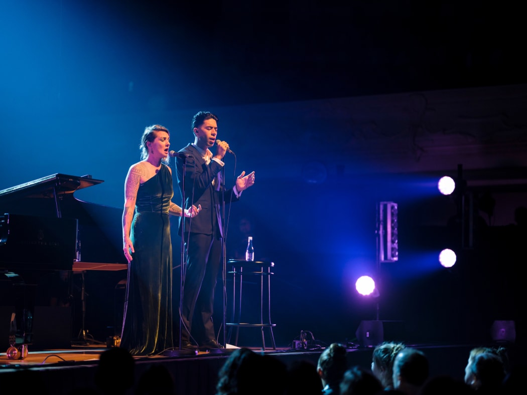 Teeks and Hollie Smith performing at Auckland's Town Hall