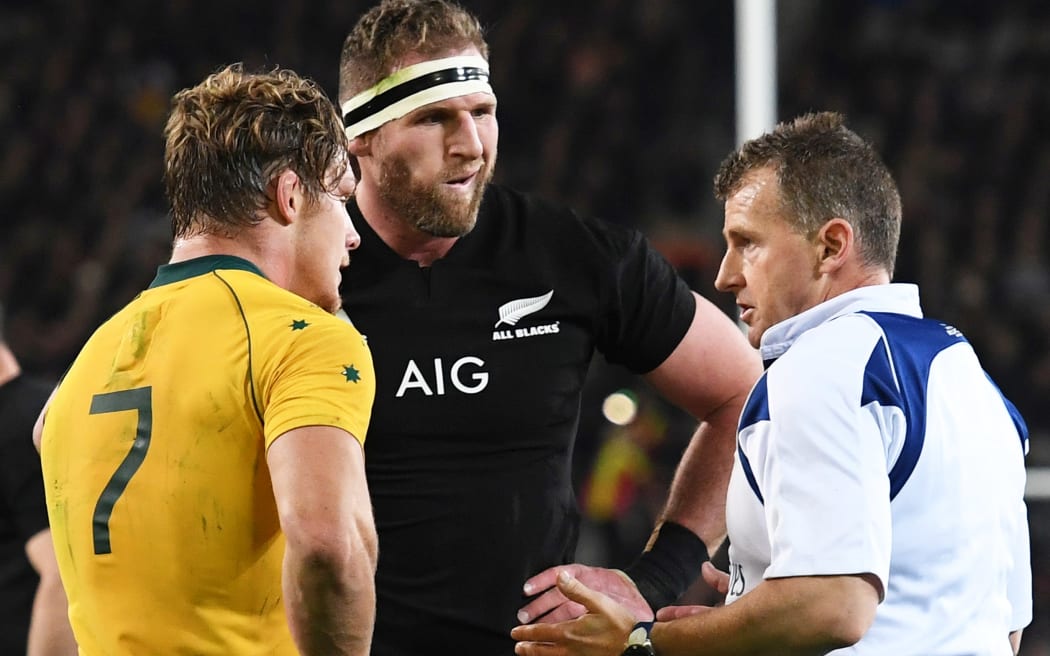 Nigel Owens talks to Kieran Read and Michael Hooper.